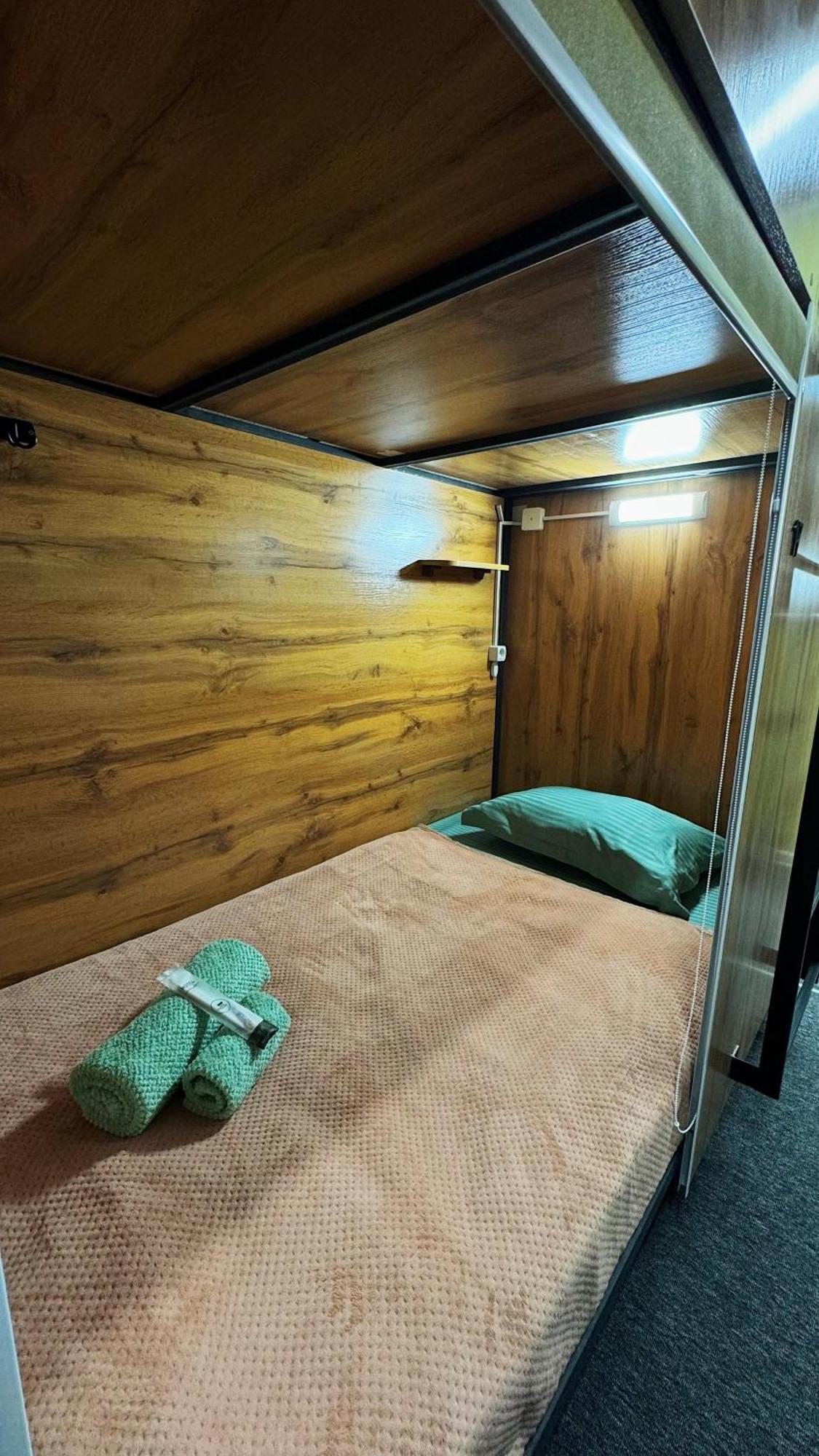 Hostel Kochevnik Capsule Hotel Almaty Eksteriør billede