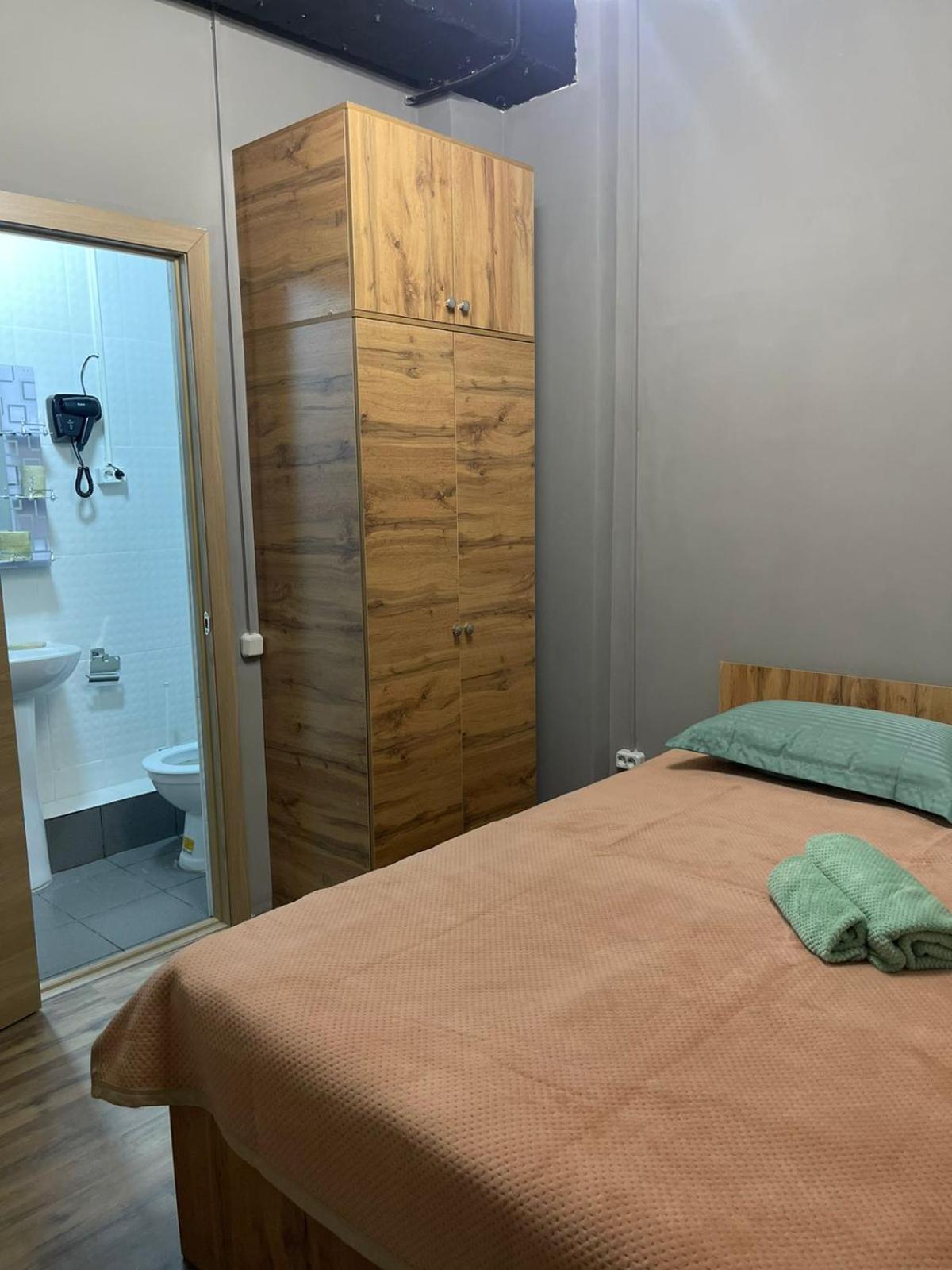 Hostel Kochevnik Capsule Hotel Almaty Eksteriør billede