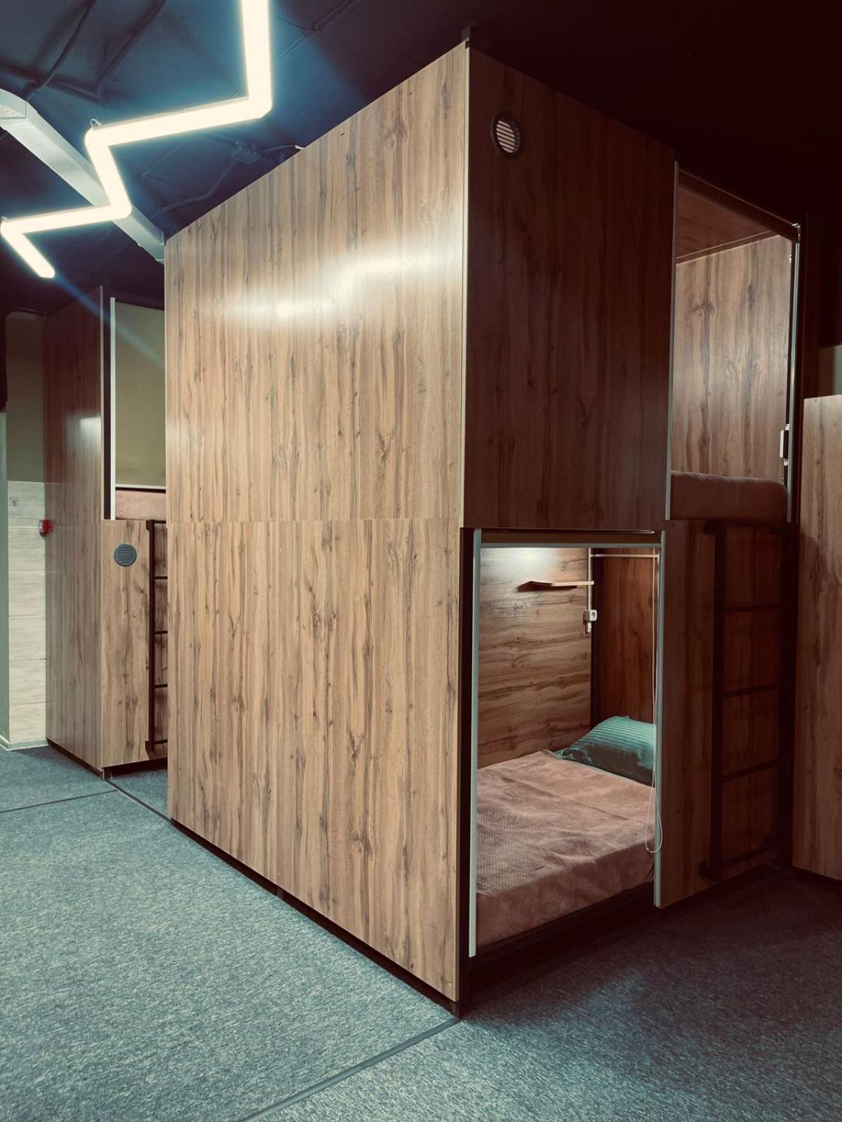 Hostel Kochevnik Capsule Hotel Almaty Eksteriør billede