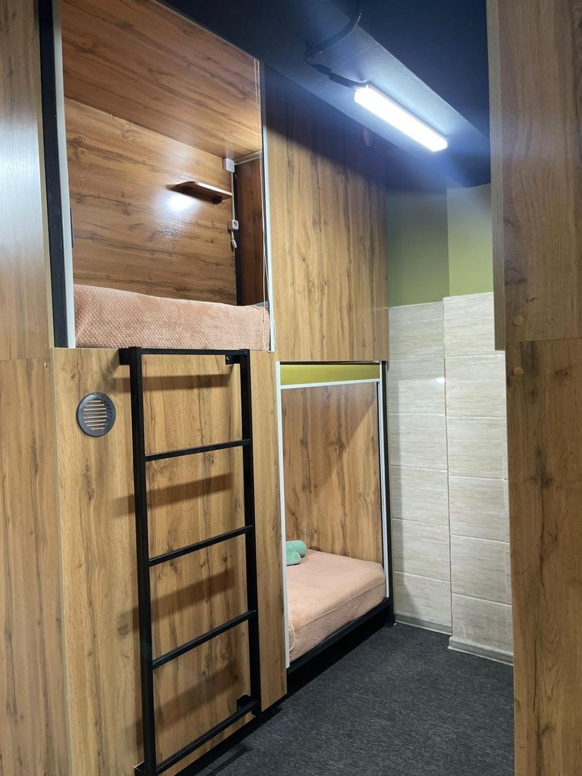 Hostel Kochevnik Capsule Hotel Almaty Eksteriør billede