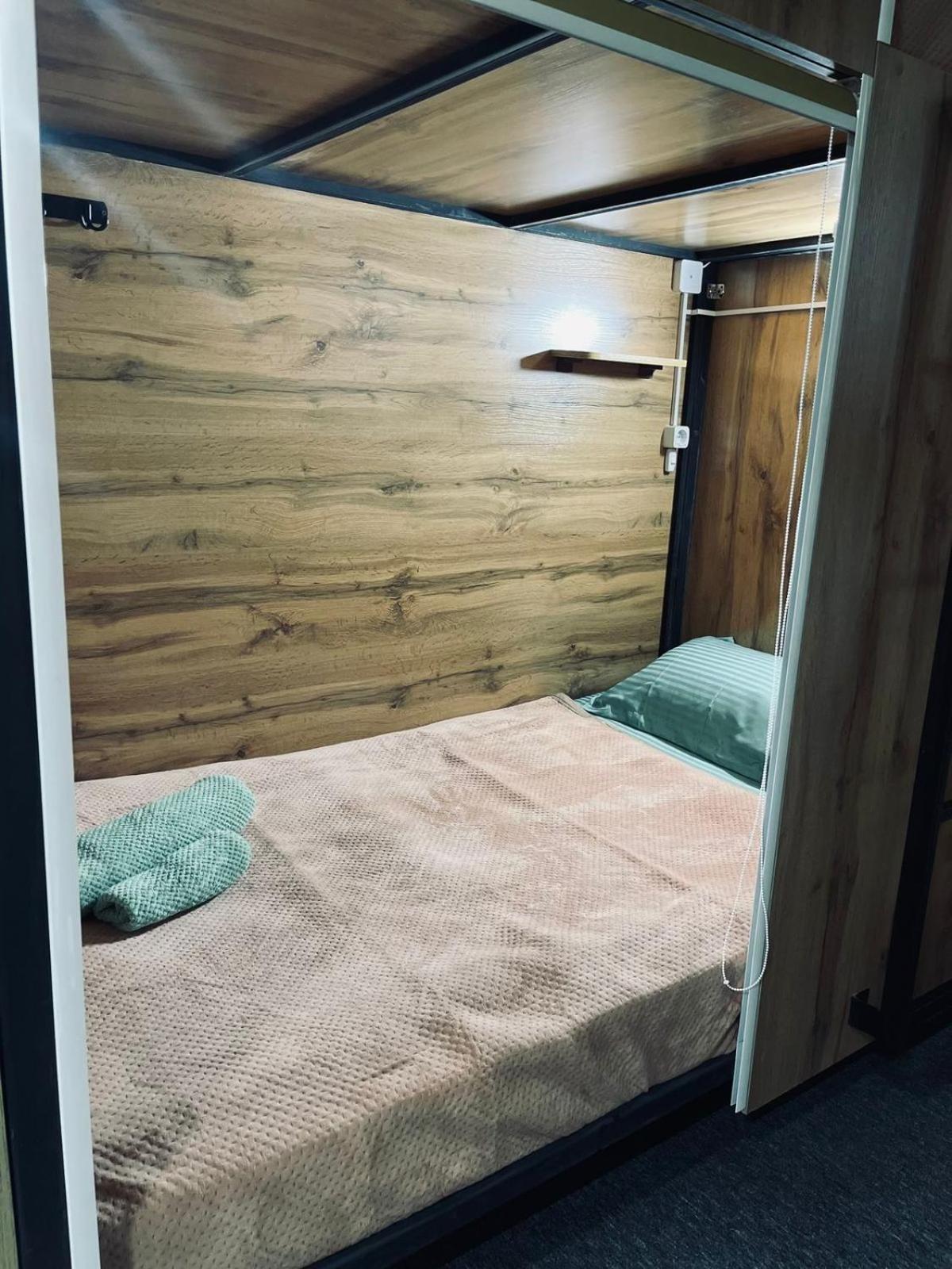 Hostel Kochevnik Capsule Hotel Almaty Eksteriør billede