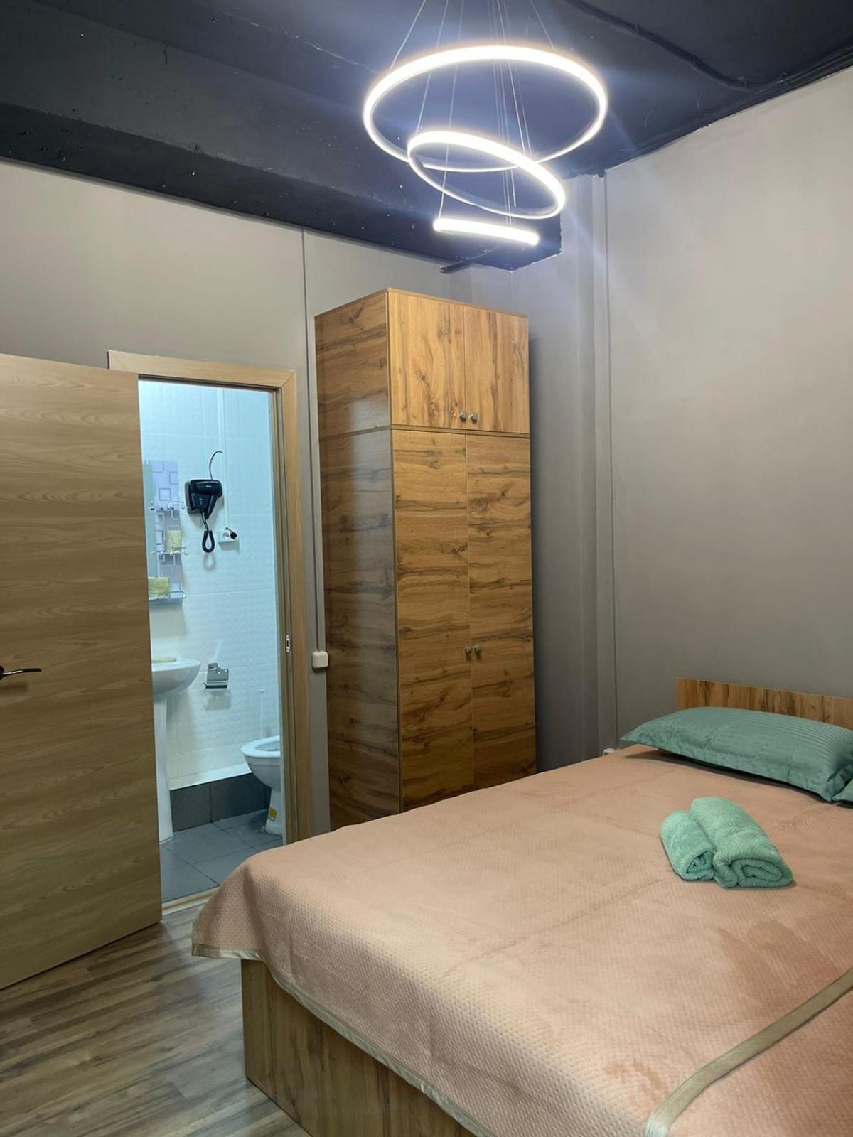 Hostel Kochevnik Capsule Hotel Almaty Eksteriør billede