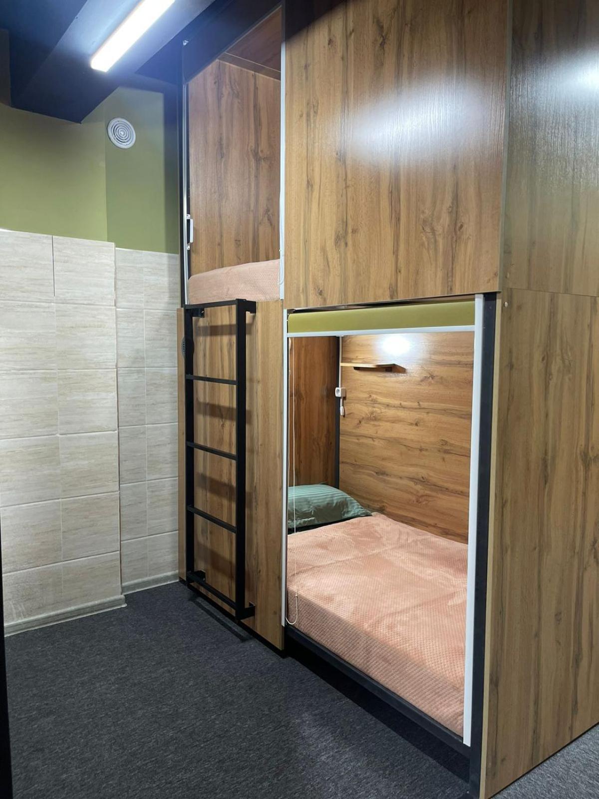 Hostel Kochevnik Capsule Hotel Almaty Eksteriør billede