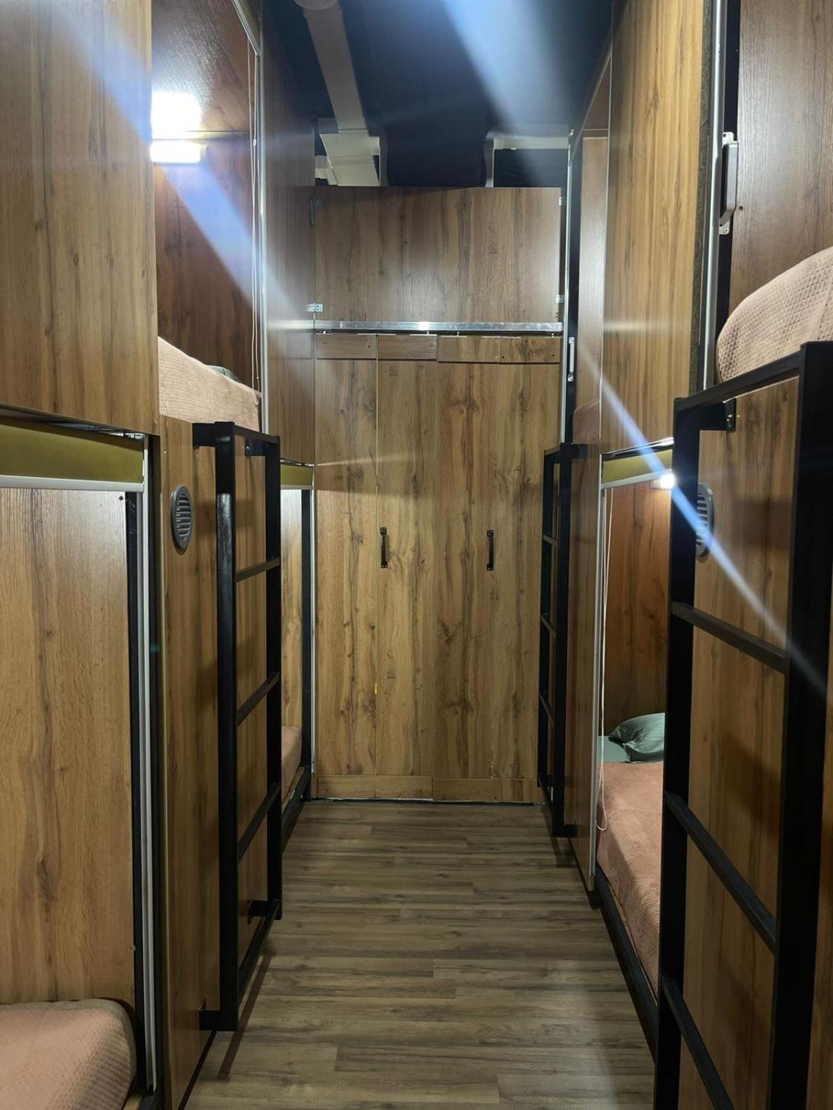 Hostel Kochevnik Capsule Hotel Almaty Eksteriør billede