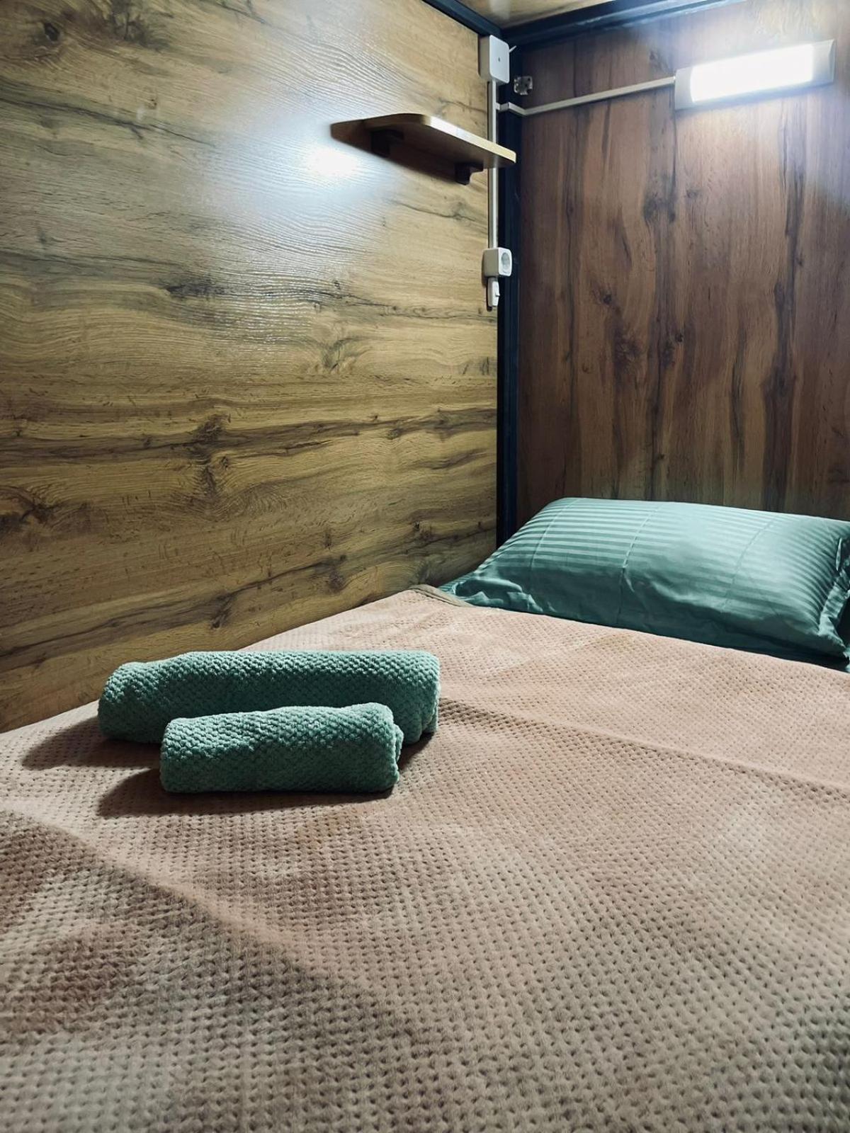 Hostel Kochevnik Capsule Hotel Almaty Eksteriør billede