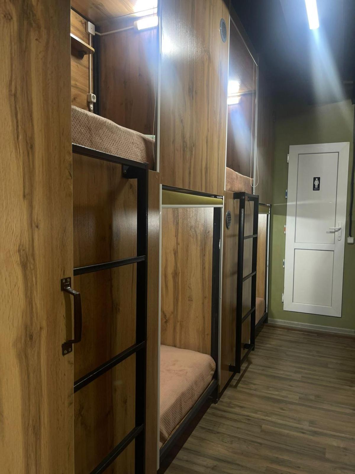 Hostel Kochevnik Capsule Hotel Almaty Eksteriør billede