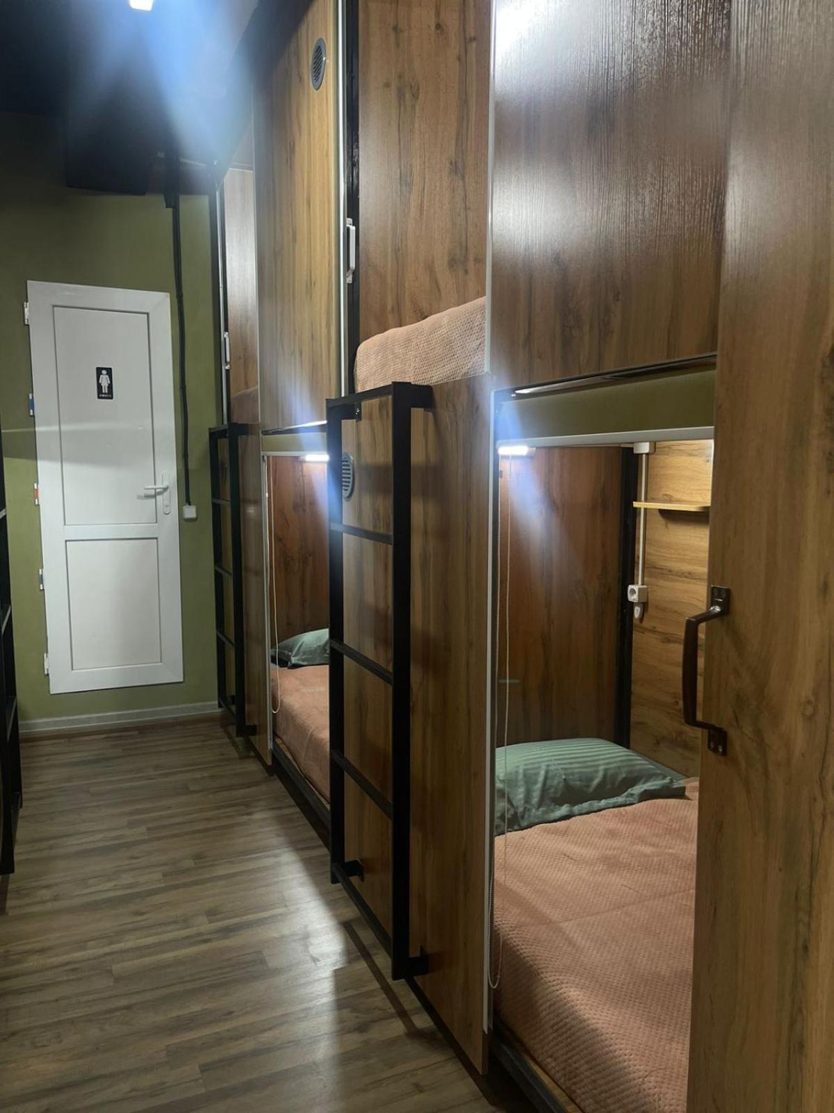 Hostel Kochevnik Capsule Hotel Almaty Eksteriør billede